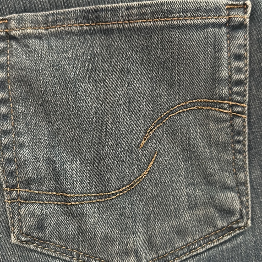 Levi’s Straus Signature Mid Rise Capri size 6 🦋 - Picture 6 of 7